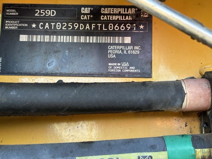 2016-caterpillar-259d-image-47