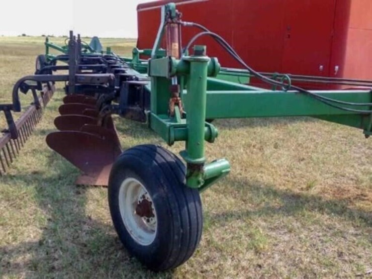 blanchard-7-bottom-mo-board-plow-image-3