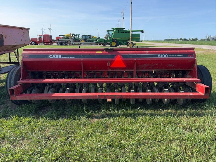 case-ih-5100-image-4