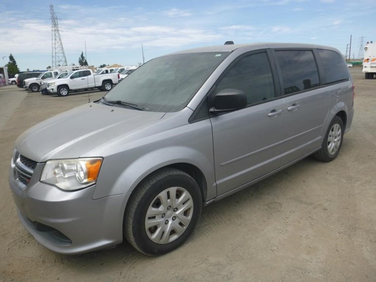 2017-dodge-grand-caravan-image-1