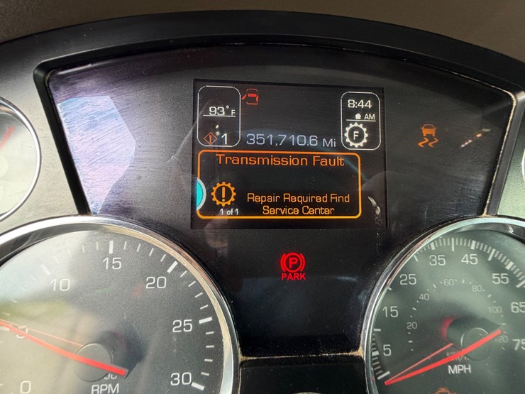 2016-kenworth-t880-image-23