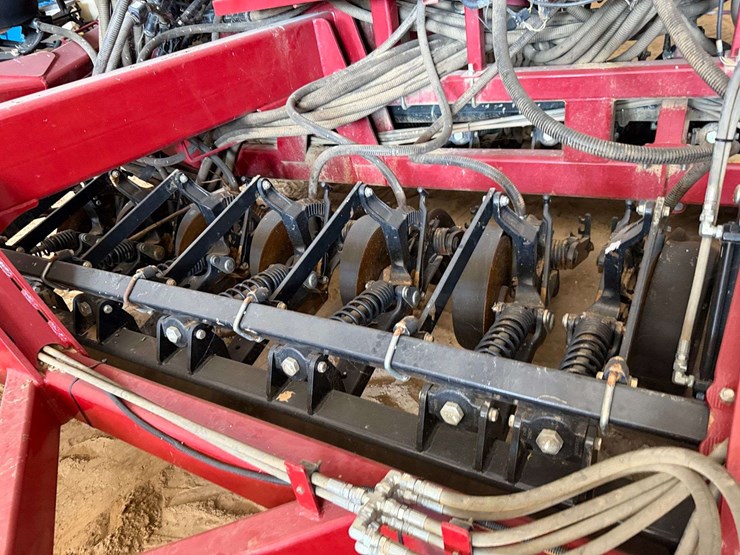 2014-case--ih-500t-air-drill-image-9