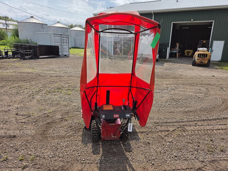 #450-•-toro-power-broom-image-3
