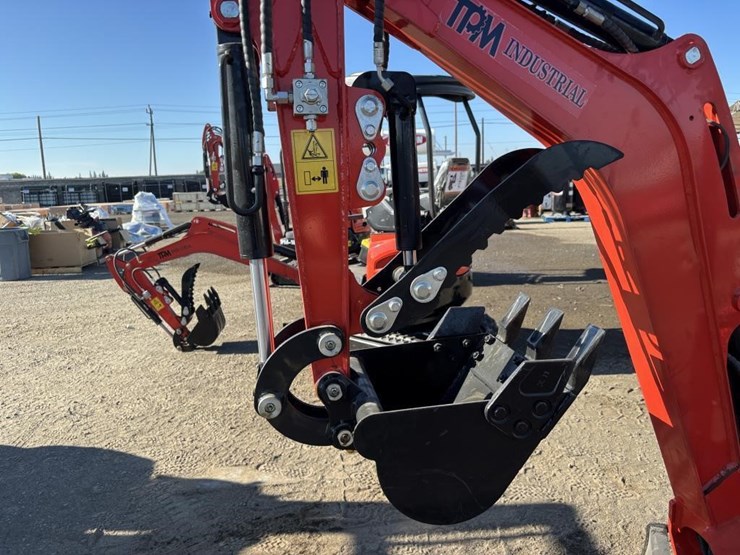 2026-tpm-18hh-hydraulic-excavator-image-10