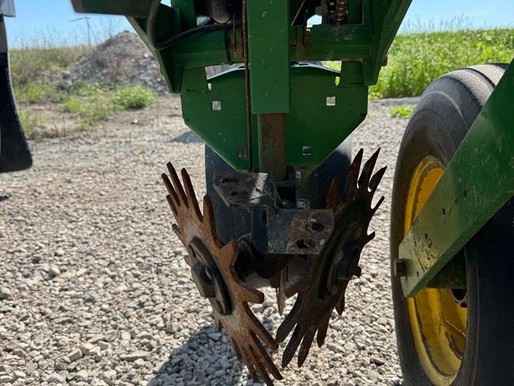 john-deere-7200-image-31