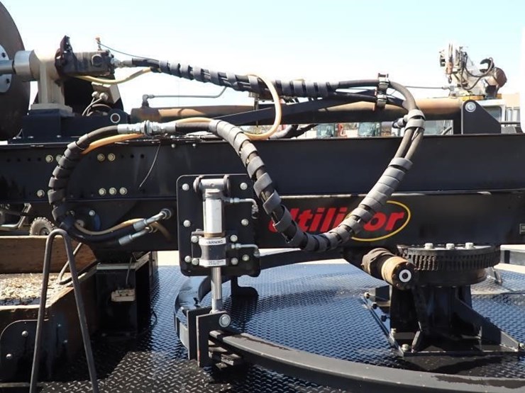 2011-ford-f550-image-14