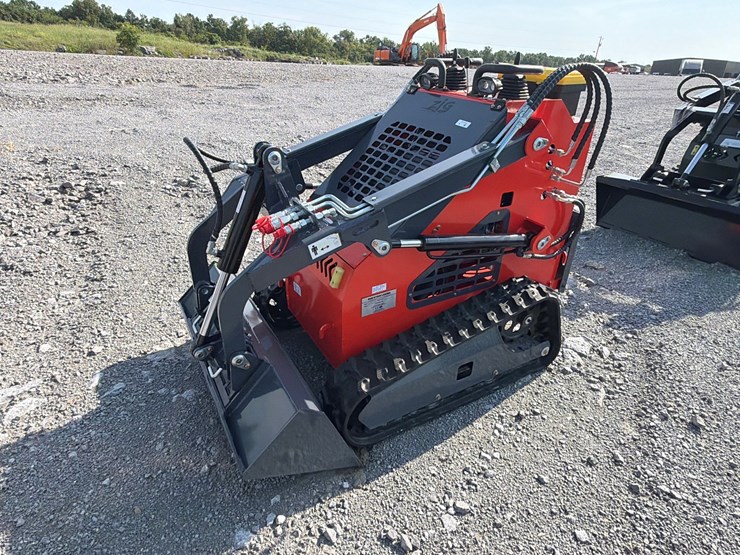 #38-•-new-zjg-zj-380-mini-skid-loader-image-1