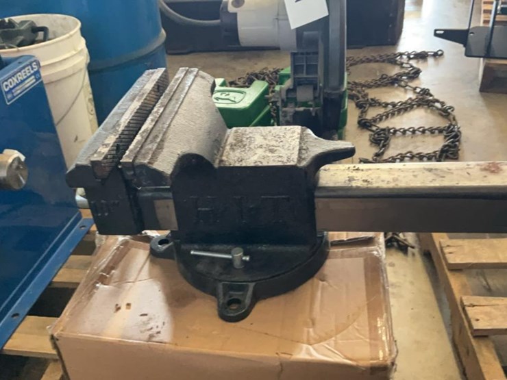 #522-•-hit-10”-bench-vise-image-1