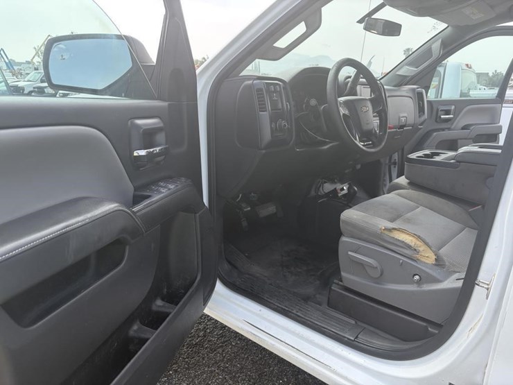 2015-chevrolet-silverado-2500-image-12