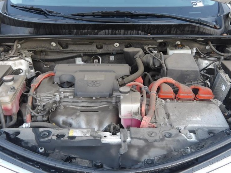 2016-toyota-rav4-image-10