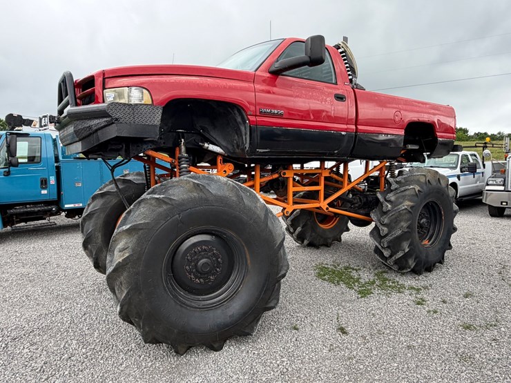 1995-dodge-ram-3500-image-1