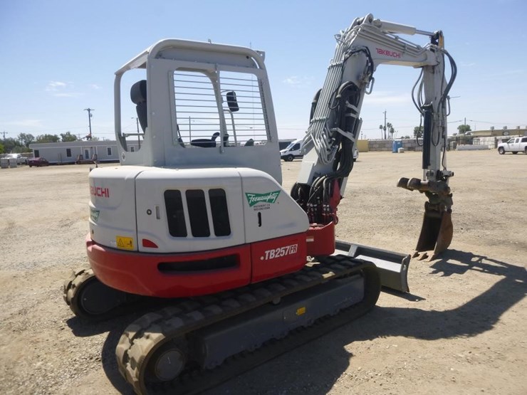 2024-takeuchi-tb257fr-image-4