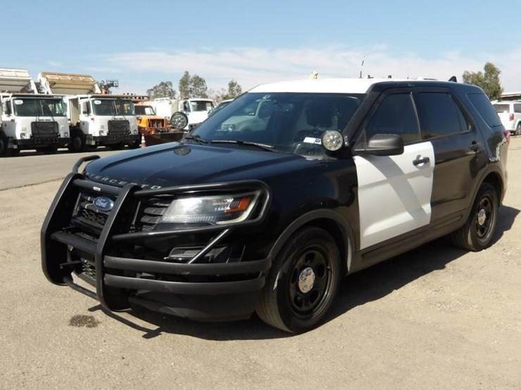 2017-ford-explorer-image-2