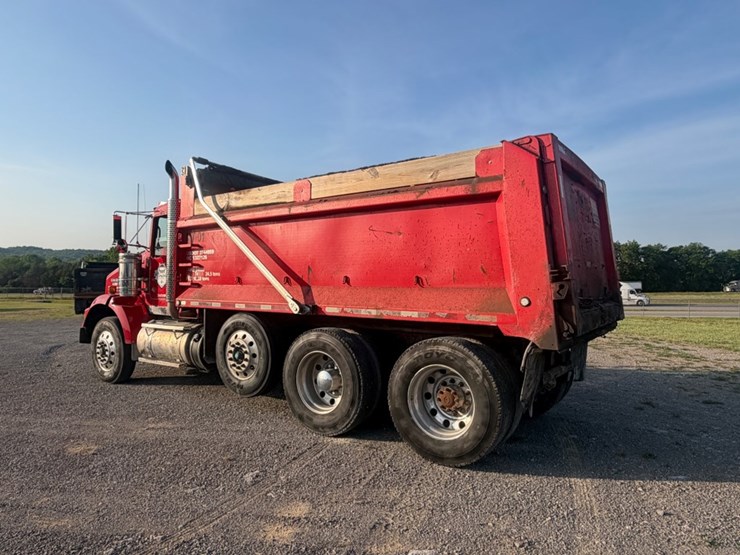 2013-kenworth-t800-image-6