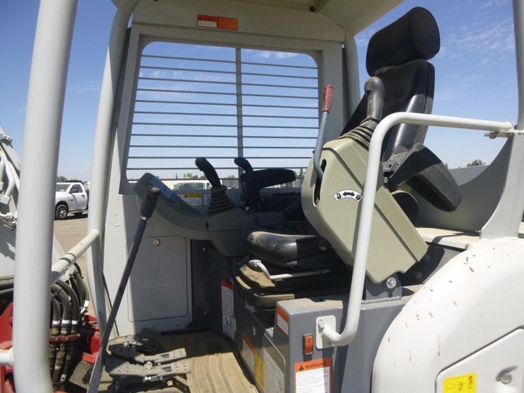 2024-takeuchi-tb257fr-image-7