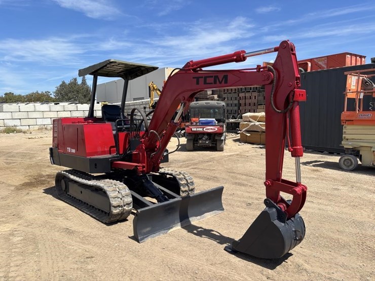 tcm-tb300-hydraulic-excavator-image-2