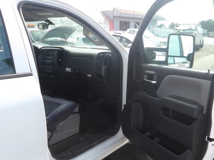 2017-gmc-sierra-2500-image-13