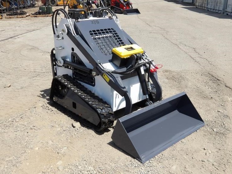 2026-zjz-380-skid-steer-track-loader-image-2