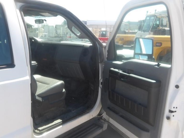 2012-ford-f550-image-14