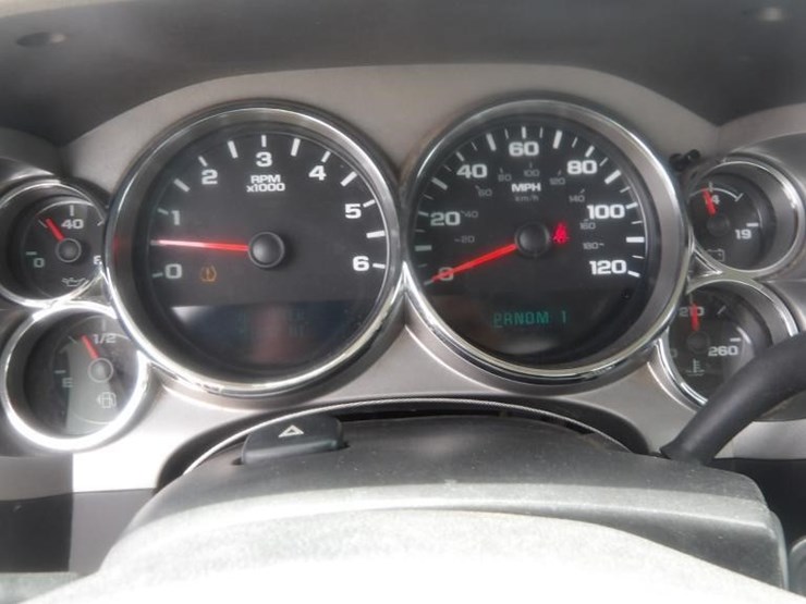 2012-chevrolet-silverado-2500-image-18