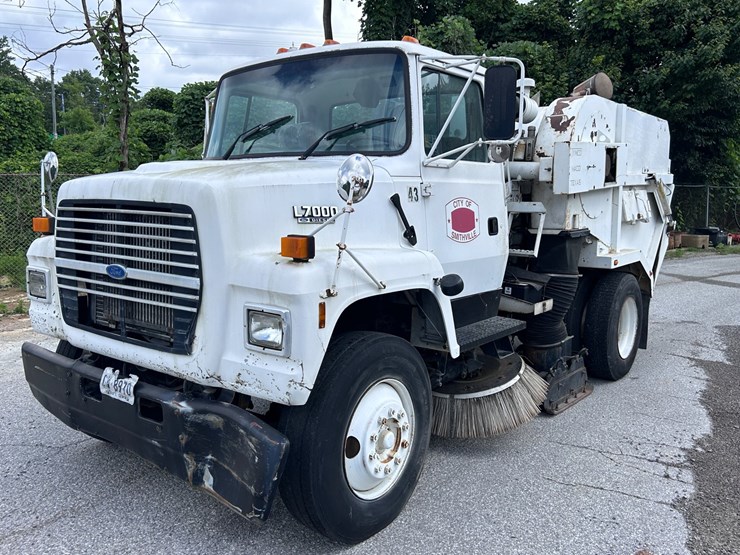 1995-ford-l7000-image-1