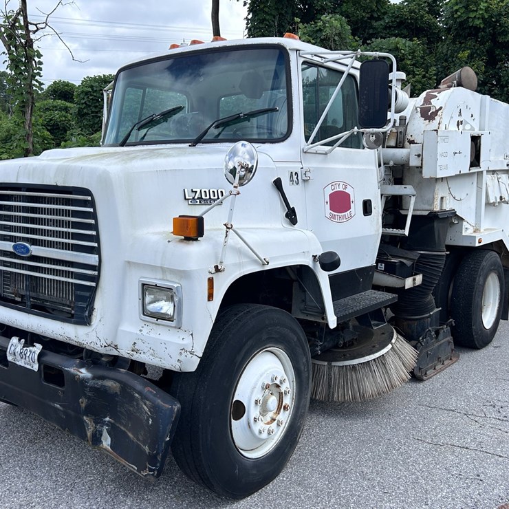 1995 FORD L7000