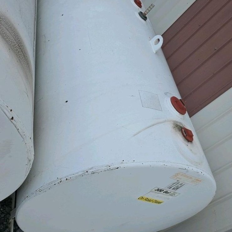#490 • 300 Gallon Fuel Tank