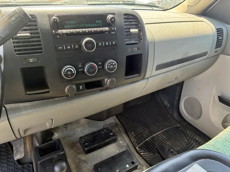 2012-gmc-sierra-2500hd-image-26