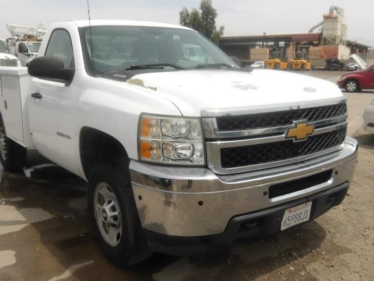 2012-chevrolet-silverado-2500-image-3