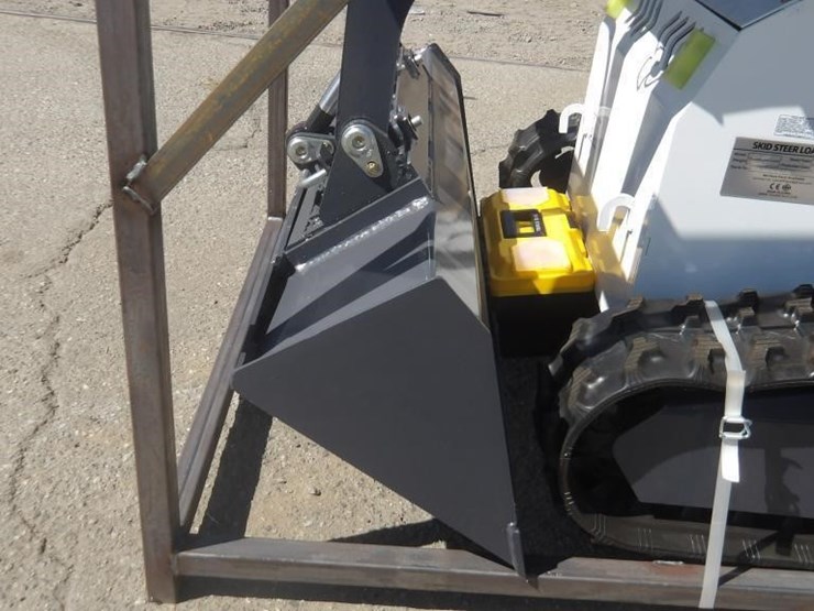 2026-zjz-380-skid-steer-track-loader-image-5