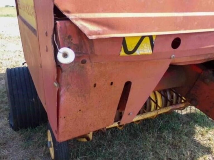 new-holland-660-image-7