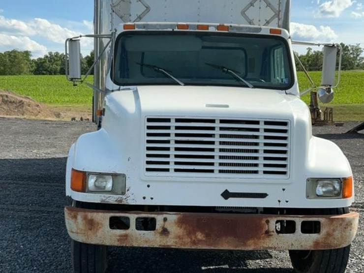 #360-•-1997-international-navistar-box-truck-image-8