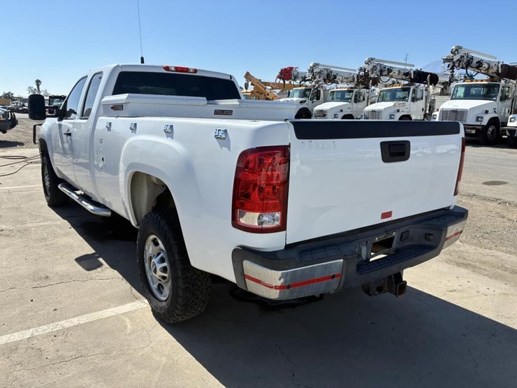 2012-gmc-sierra-2500-image-4