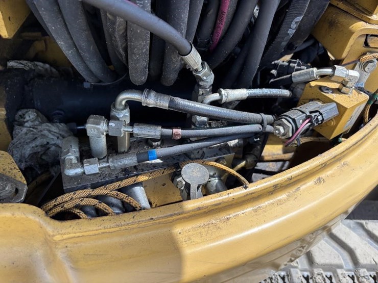 caterpillar-303.5-image-43
