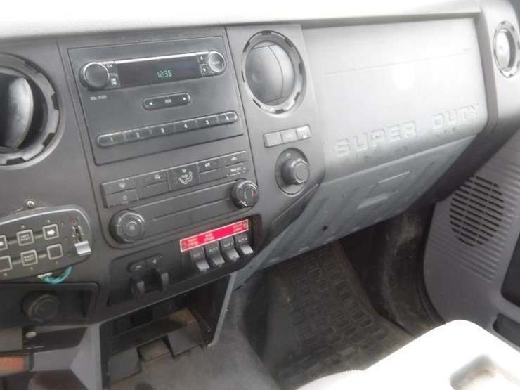 2011-ford-f550-image-21