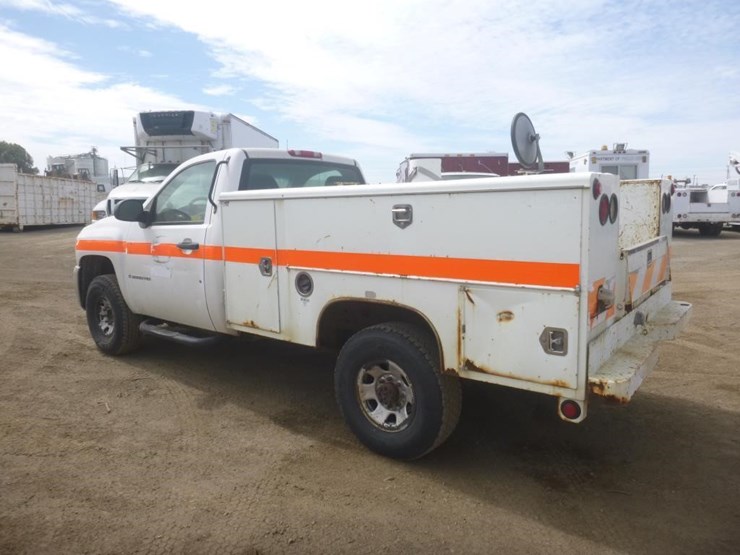 2009-chevrolet-3500-image-4