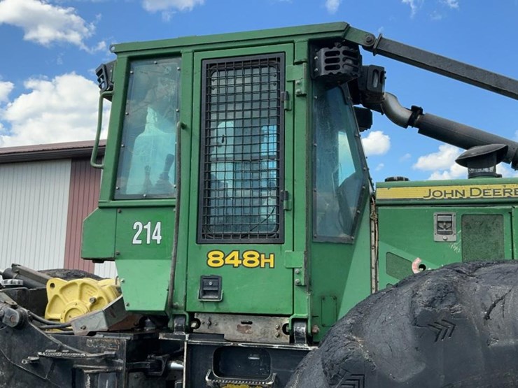 2012-deere-848h-image-32