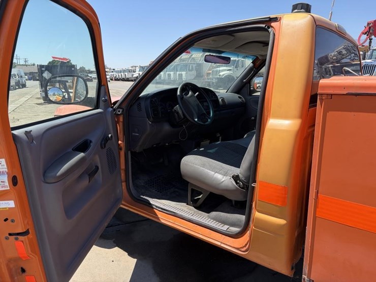 2001-dodge-ram-2500-image-14