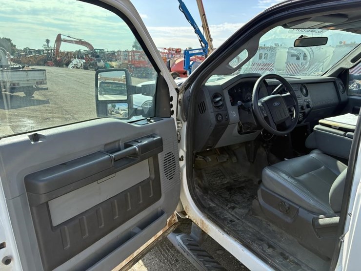 2011-ford-f250-image-14