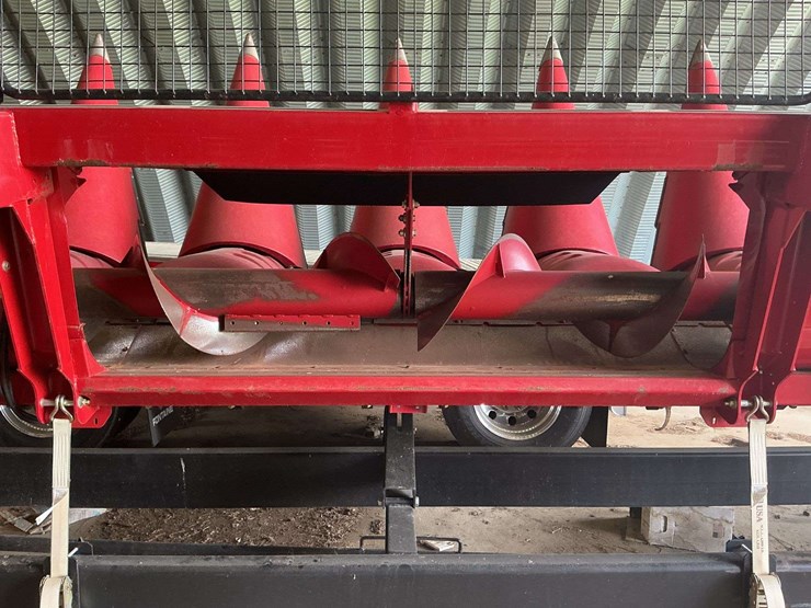 case-4412-12-row-corn-head-image-8