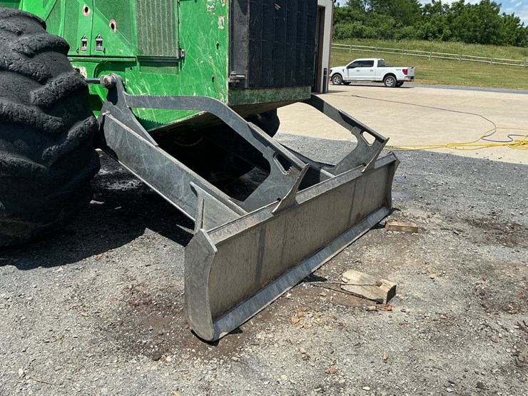 2019-deere-848l-image-27