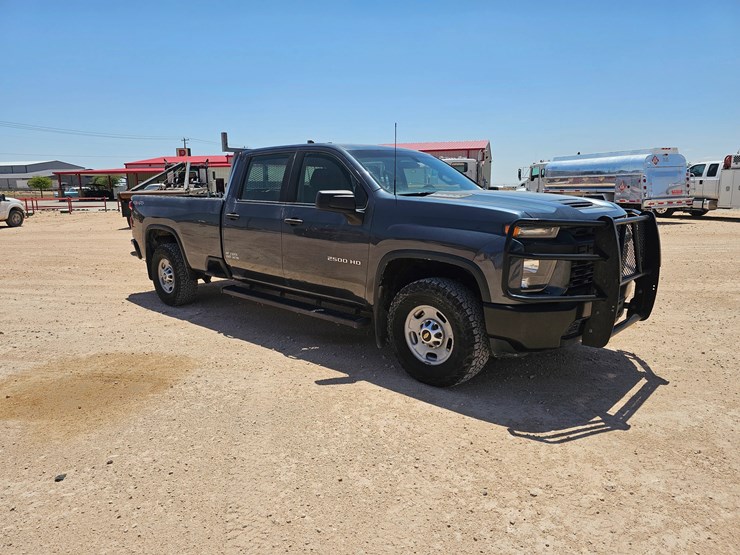 2020-chevrolet-silverado-2500hd-image-6