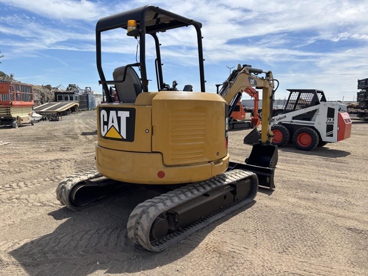 caterpillar-303.5-image-3