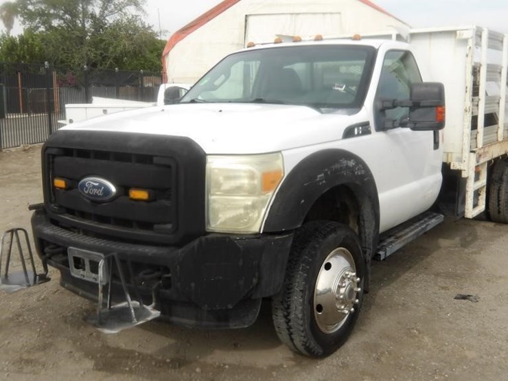 2011-ford-f550-image-1