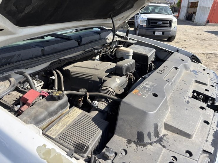 2011-chevrolet-silverado-2500-image-9