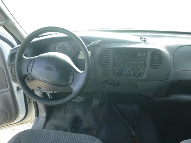 2002-ford-expedition-image-9