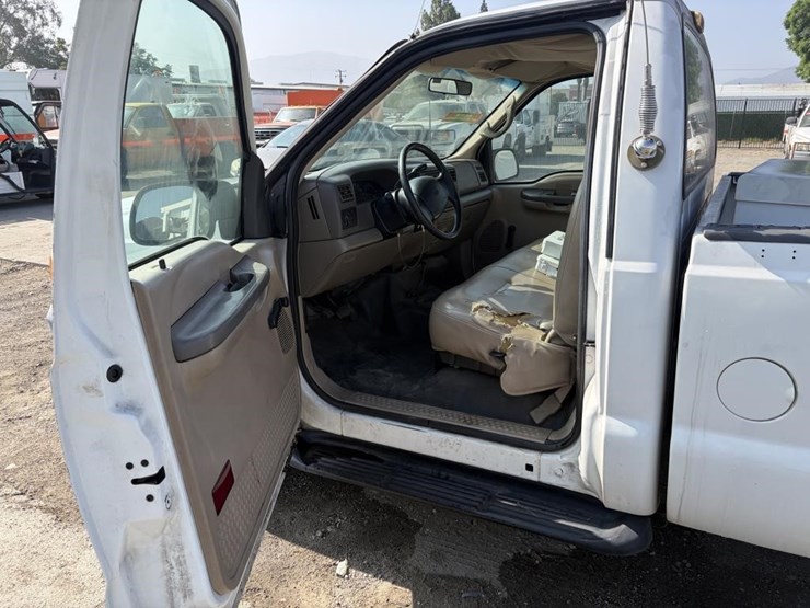 2001-ford-f250-image-12