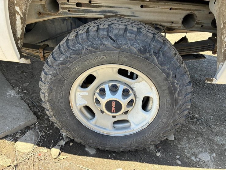 2012-gmc-sierra-2500hd-image-7