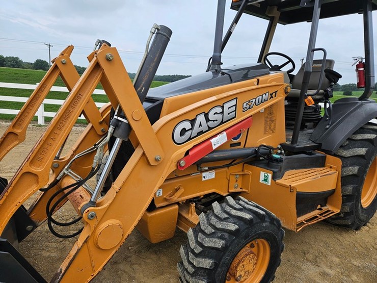 #27-•-case-570d-tractor/loader/scraper-image-11