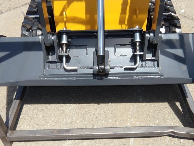 2026-zjz-380-skid-steer-track-loader-image-7